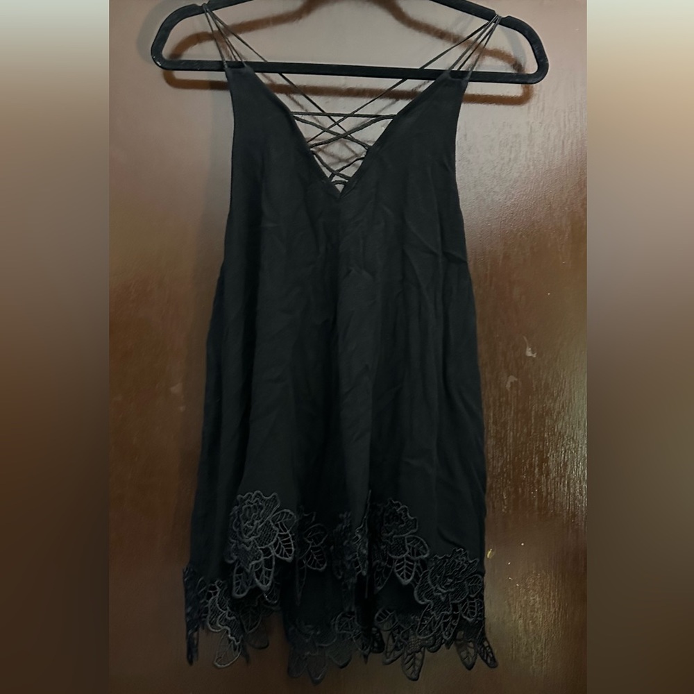 Chic Black Lace-Trimmed Women's Camisole